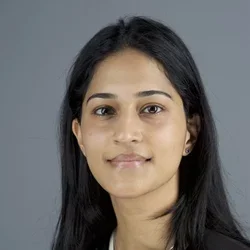 headshot Zainab Ahmed md